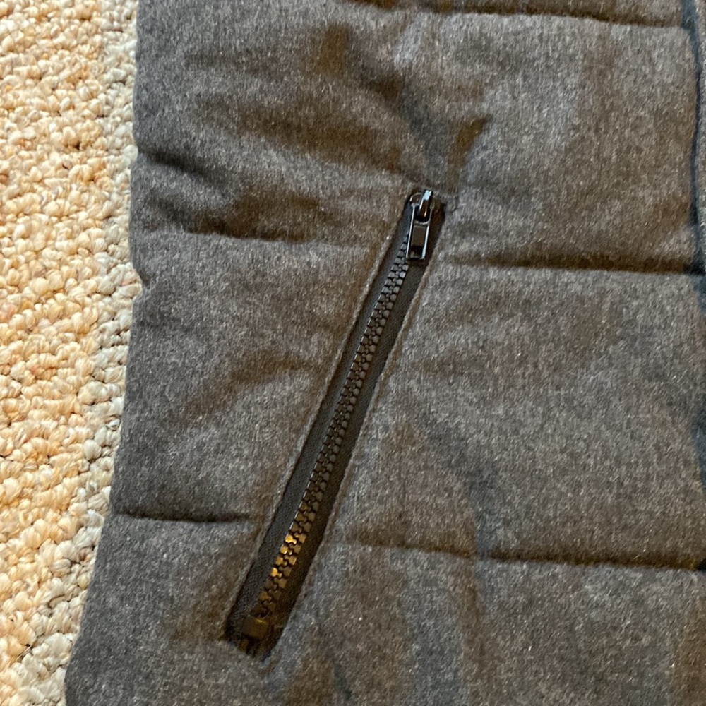 H&M Men’s Wool Blend Puffer Vest - Picture 5 of 6